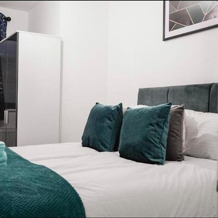 Two Bedrooms, Two Bath, Up To 3 Beds 1 Sofa - Slough Windsor Legoland Экстерьер фото