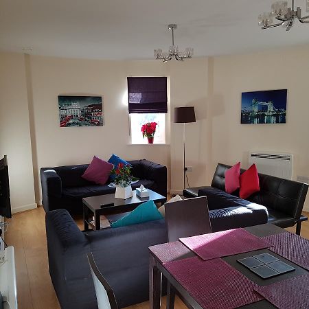 Two Bedrooms, Two Bath, Up To 3 Beds 1 Sofa - Slough Windsor Legoland Экстерьер фото