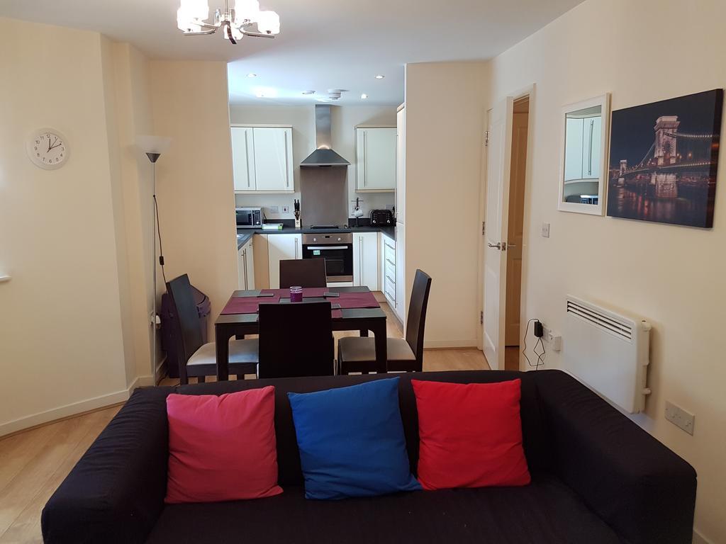 Two Bedrooms, Two Bath, Up To 3 Beds 1 Sofa - Slough Windsor Legoland Экстерьер фото